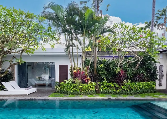 Villa Naema By Pertama